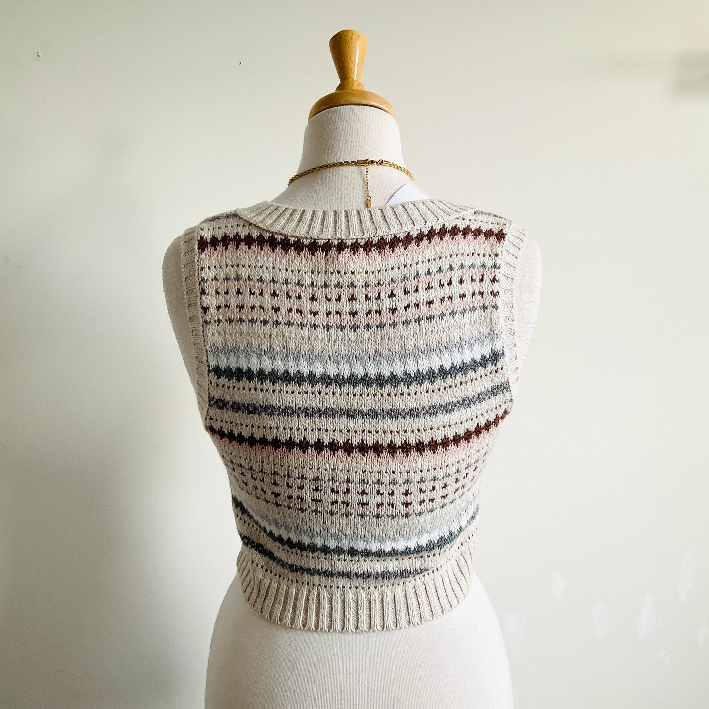 American Eagle Patterned Sweater Vest