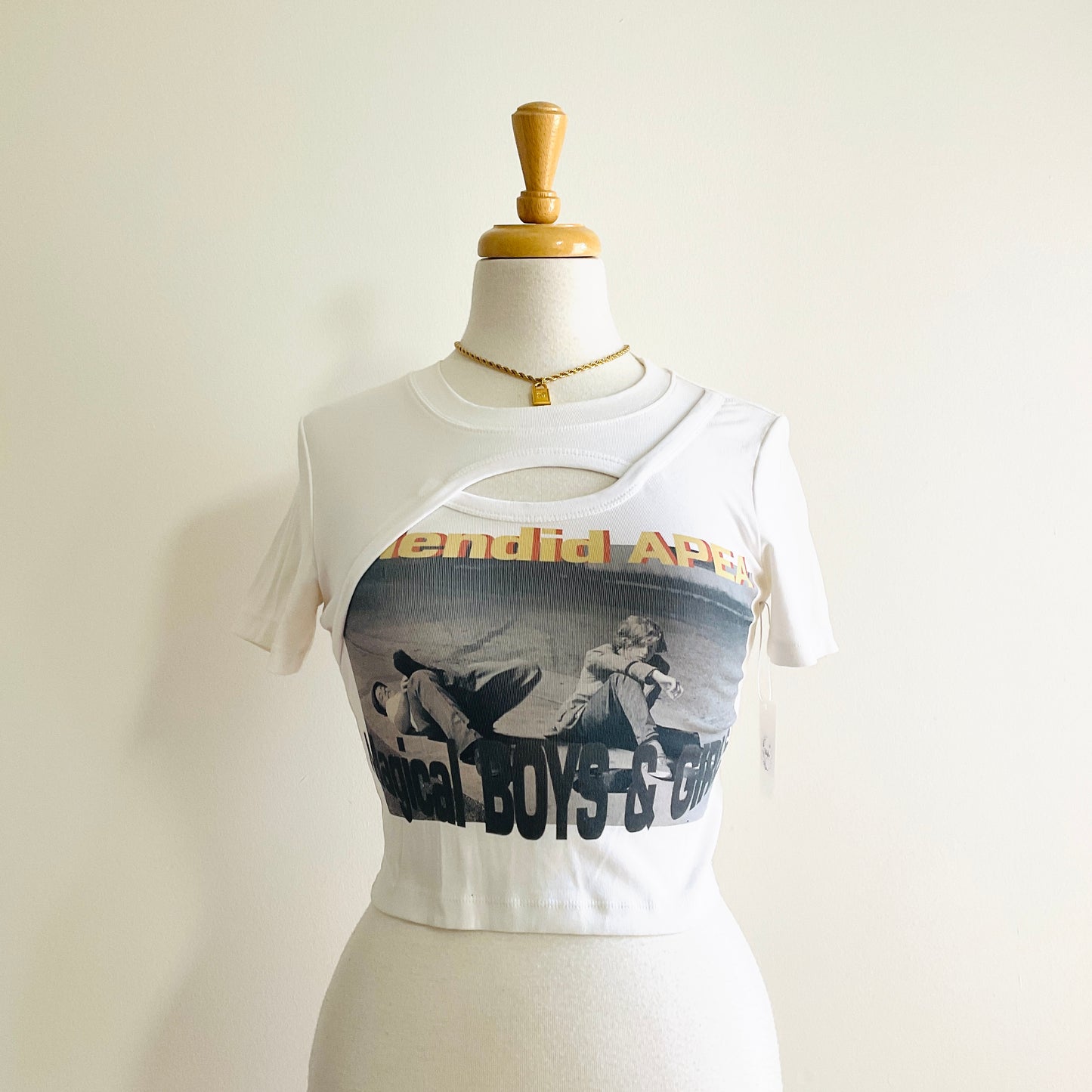 Apea Graphic Cut-out Tee