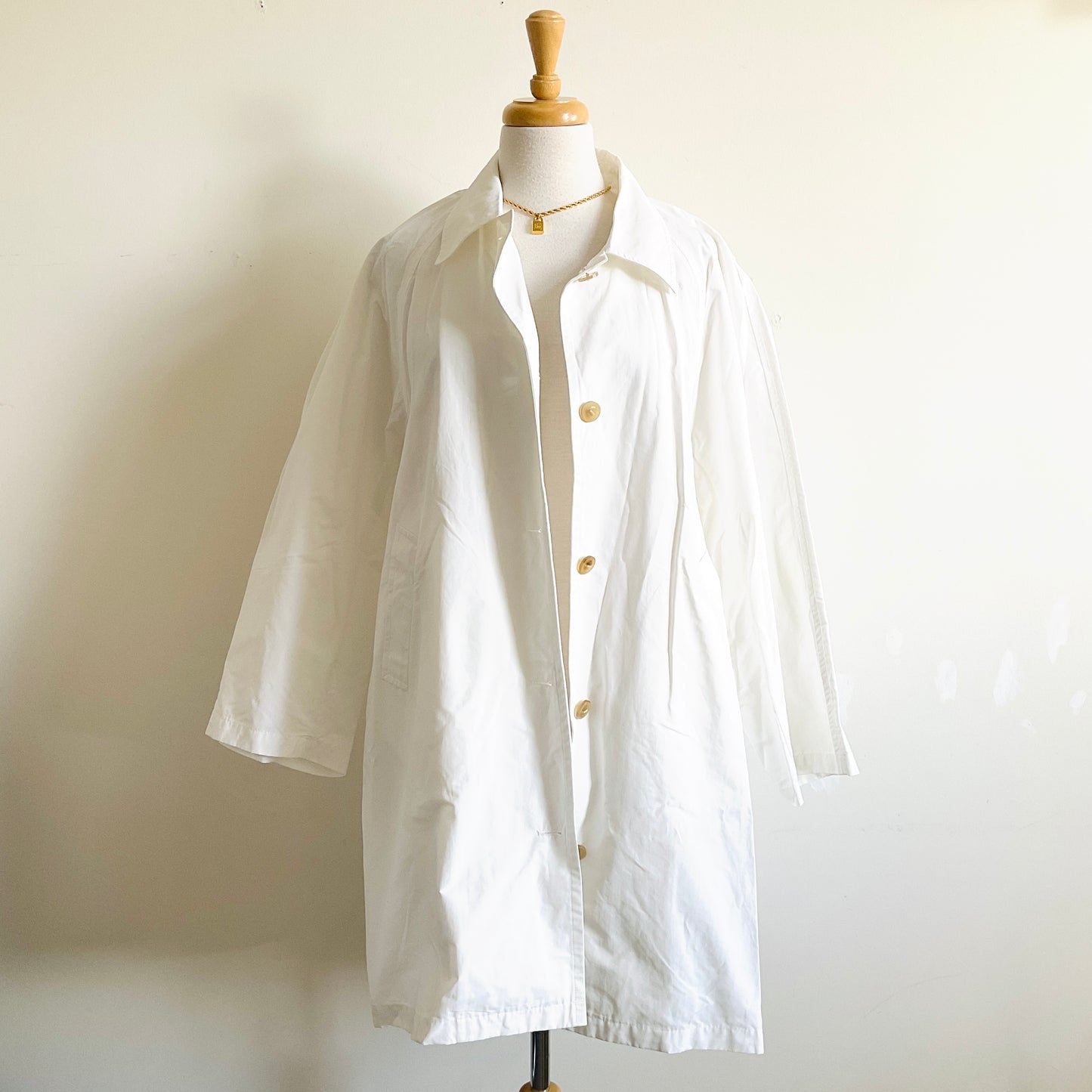 Lightweight White Coat