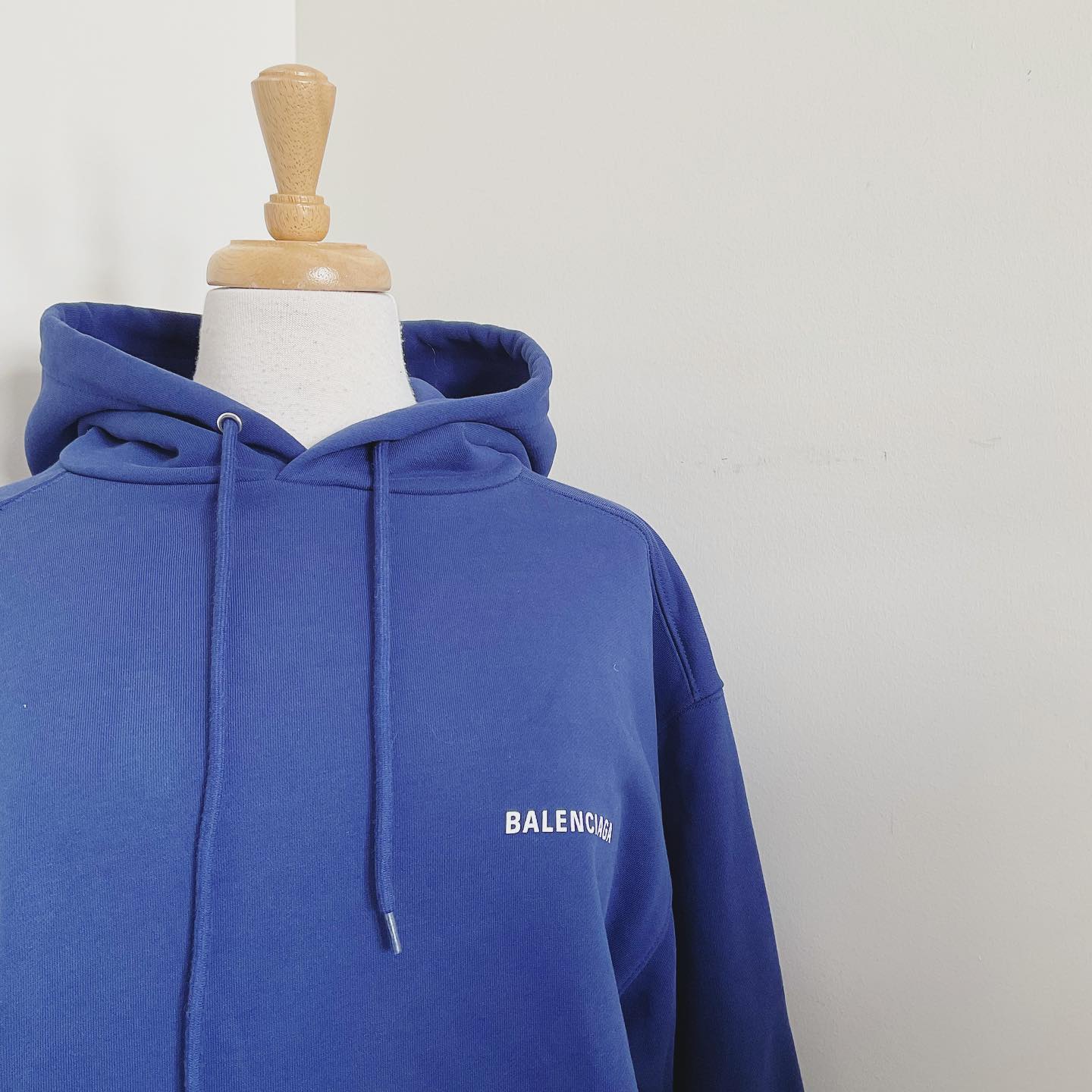 Balenciaga best sale laurier hoodie